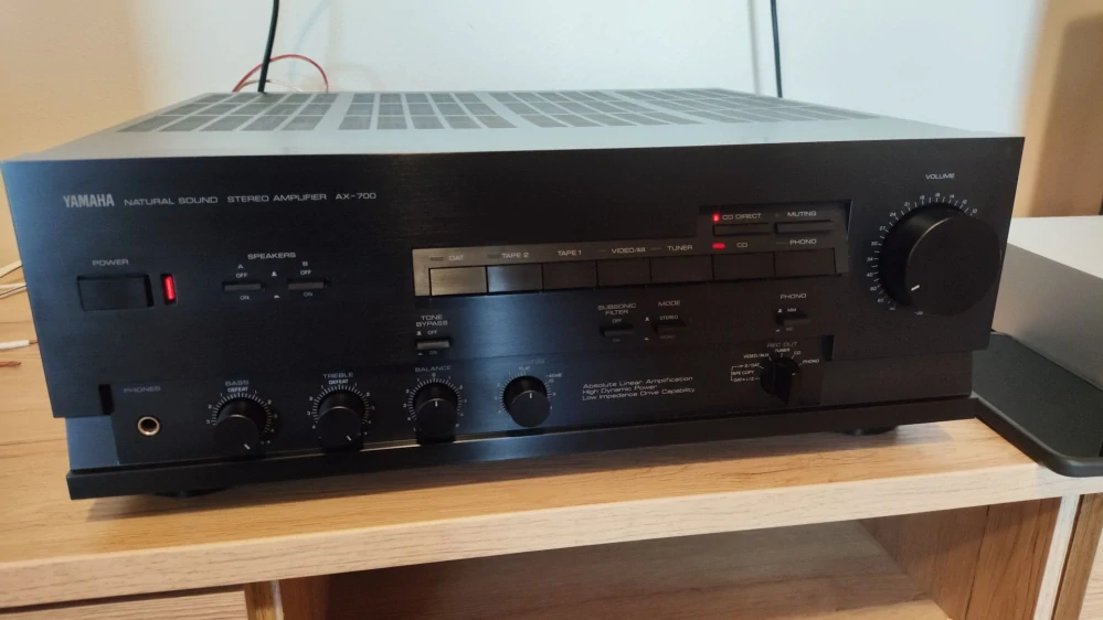 Yamaha AX-700
