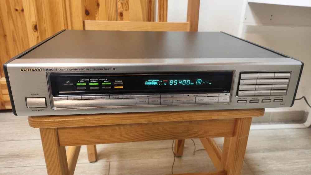 Onkyo Integra T-407