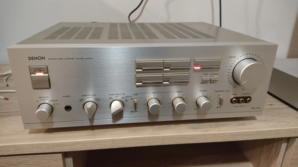 Denon PMA-700V