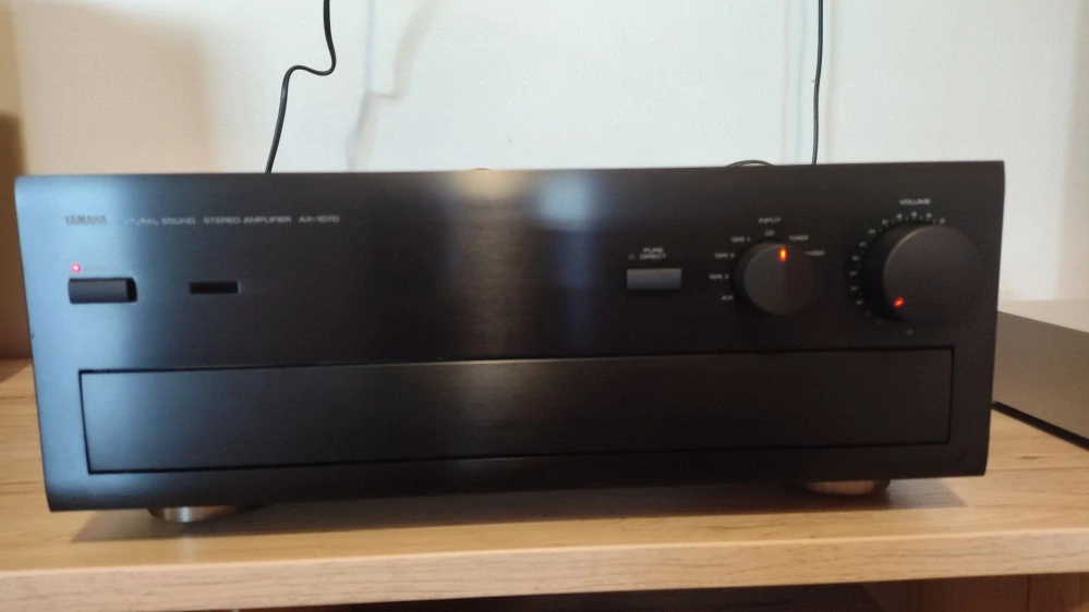 Yamaha AX-1070