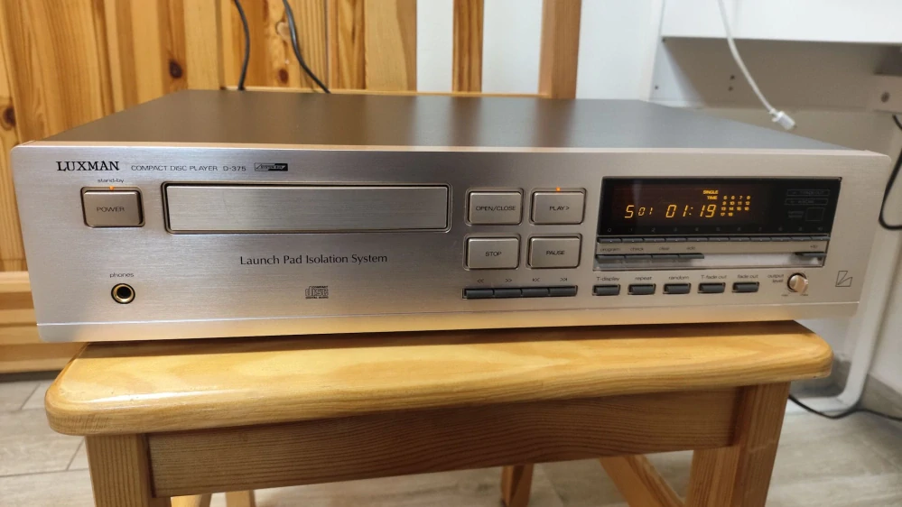Luxman D-375