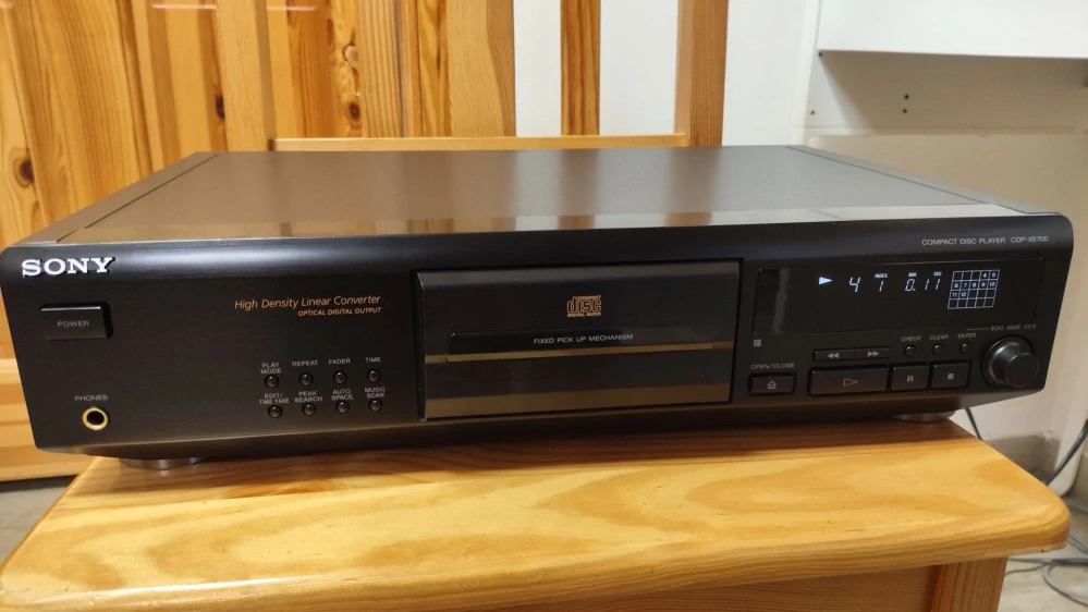 Sony CDP-XE700