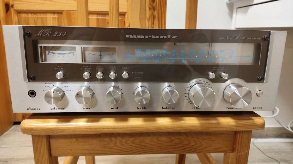 Marantz MR 230