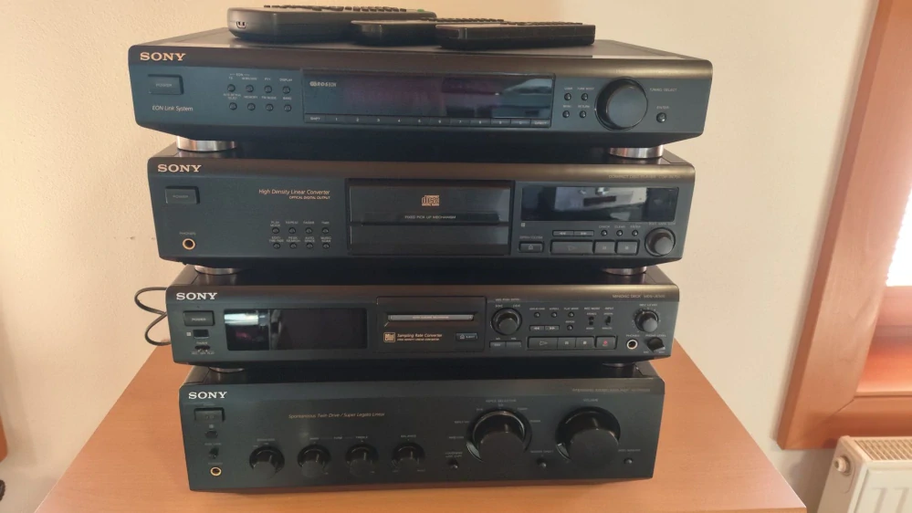 Sony (TA-FE530R, MDS-JE500, CDP-XE700, ST-SE500)