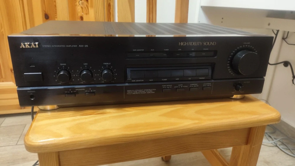 Akai AM-26
