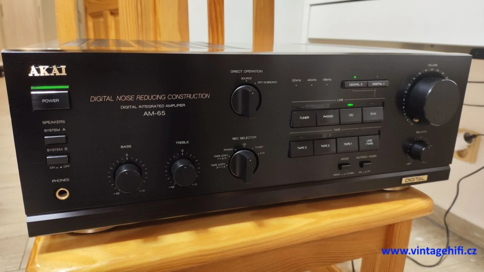 Akai AM-65