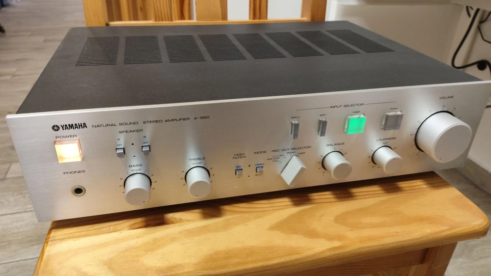 Yamaha A-550