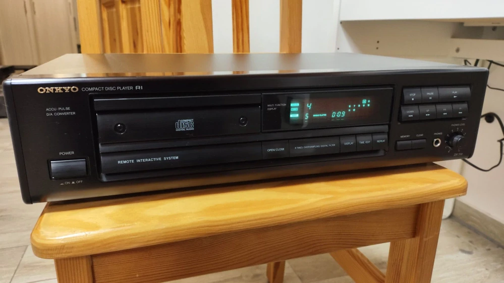 Onkyo DX-700