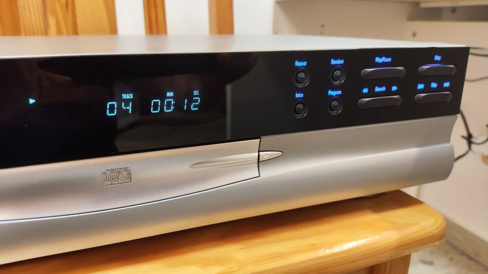 Harman Kardon HD 755