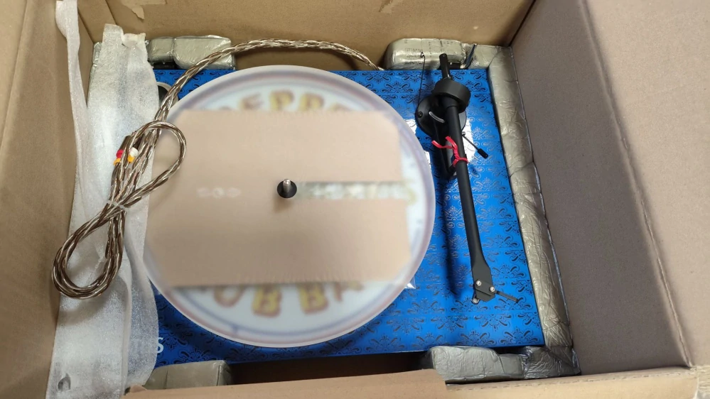Pro-Ject Essential III Sgt. Pepper's Drum