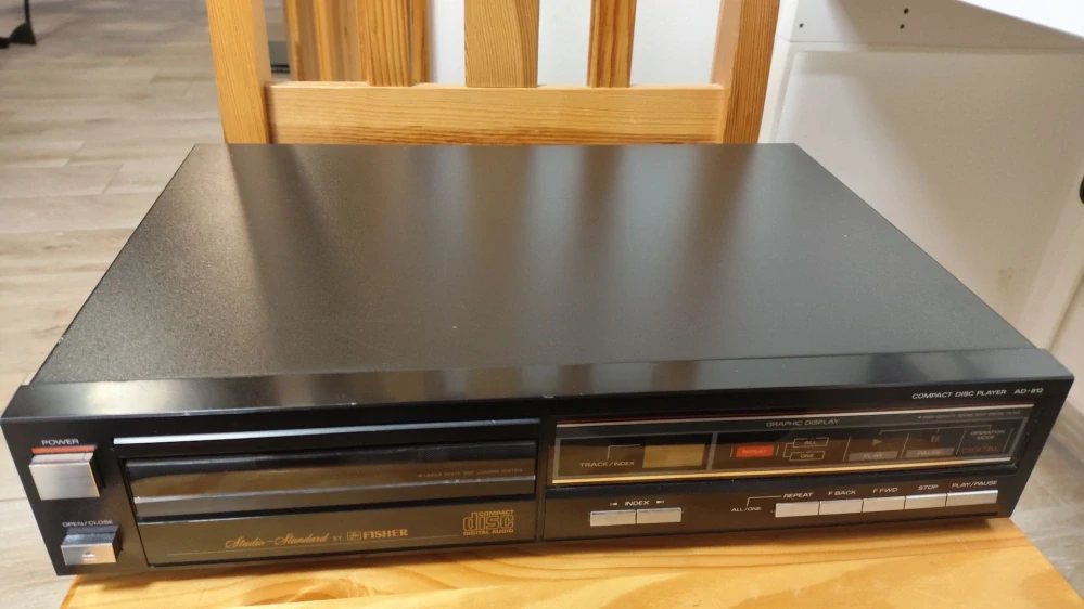 Fisher AD-812
