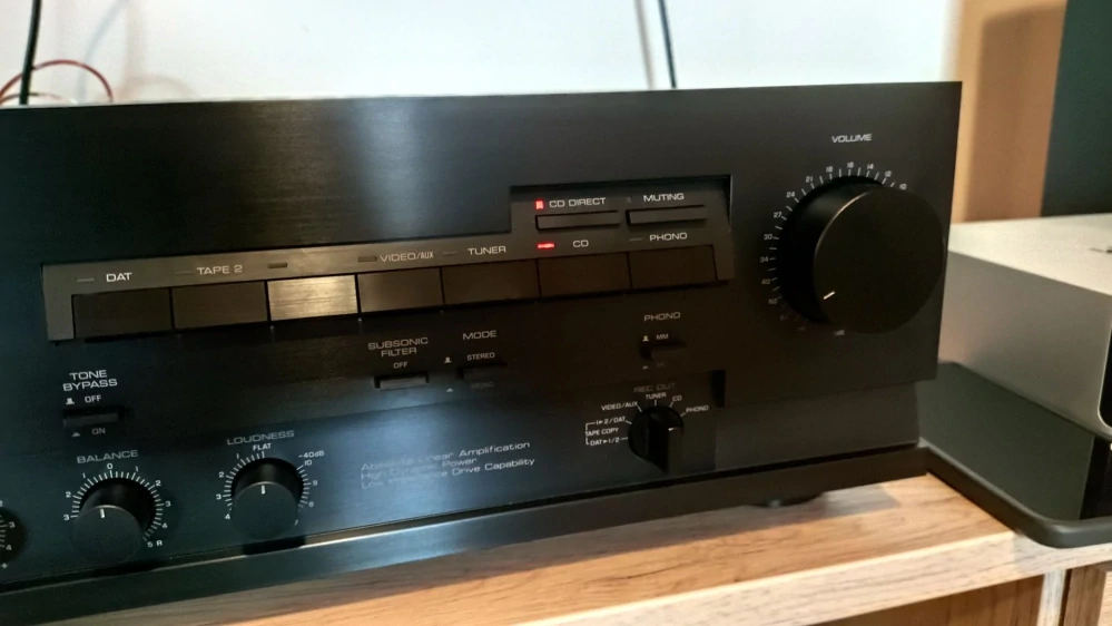 Yamaha AX-700