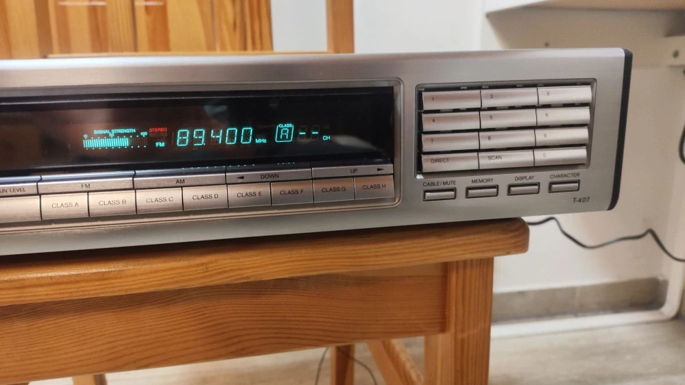 Onkyo Integra T-407