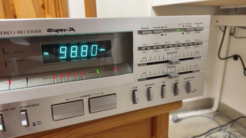 JVC R-S77