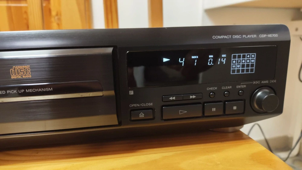 Sony CDP-XE700
