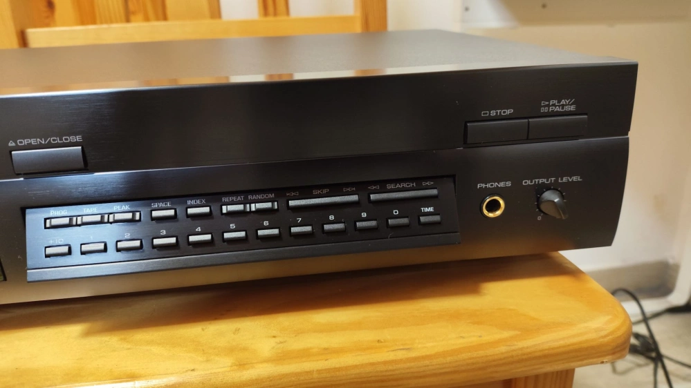 Yamaha CDX-880