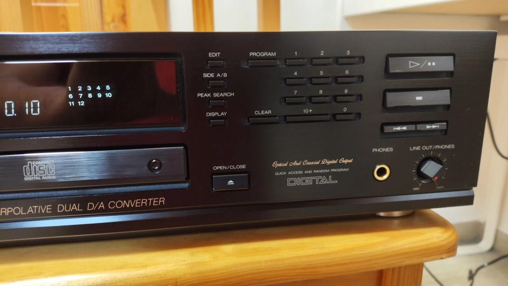 AKAI CD-57