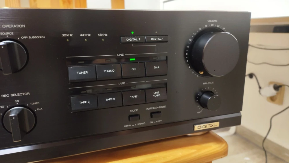 Akai AM-65