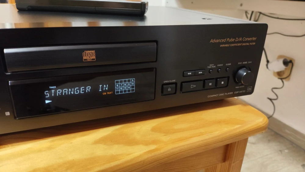 Sony CDP-XB720 QS