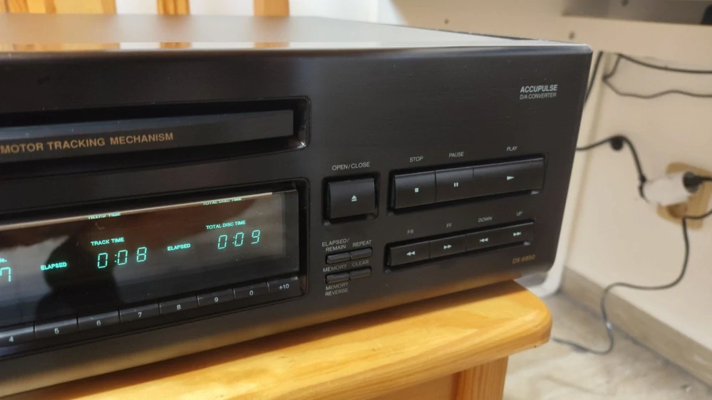 Onkyo Integra DX-6850