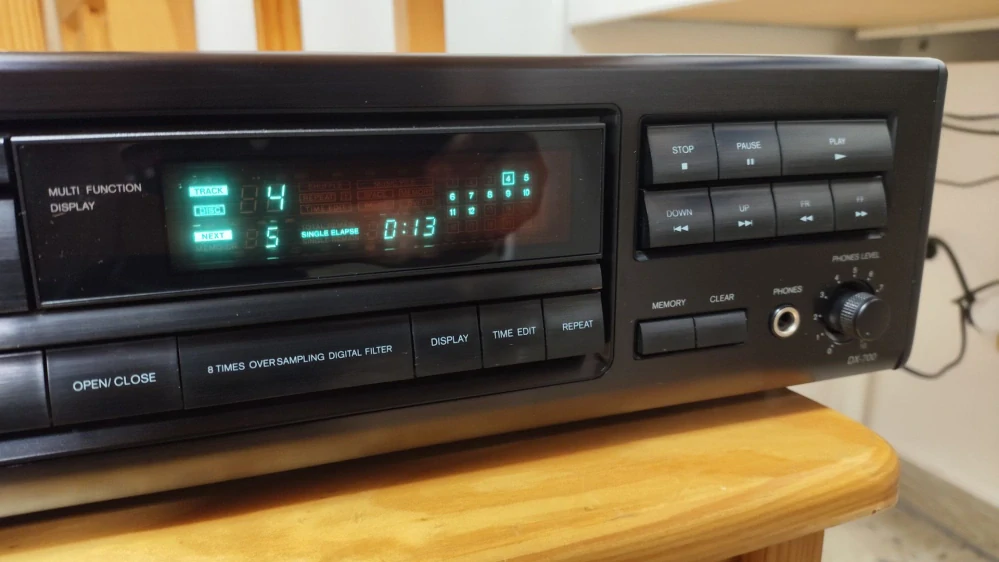 Onkyo DX-700