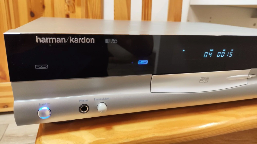 Harman Kardon HD 755