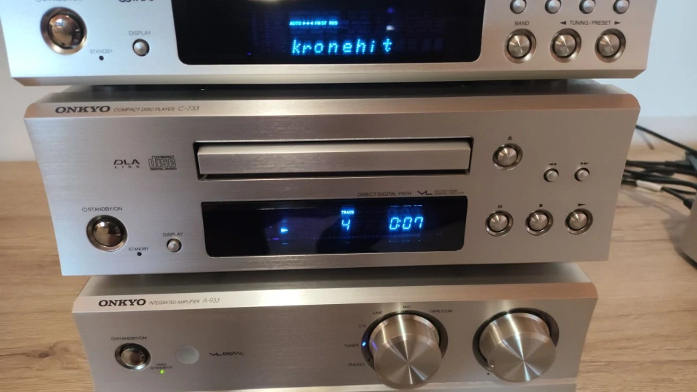 Onkyo INTEC 275 (A-933, C-733, T-433)