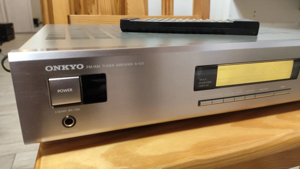 Onkyo R-100