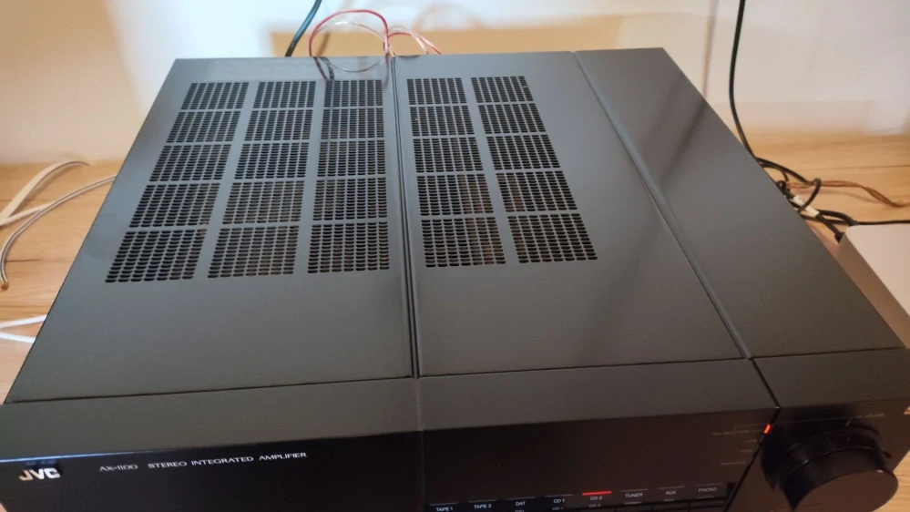 JVC AX-1100