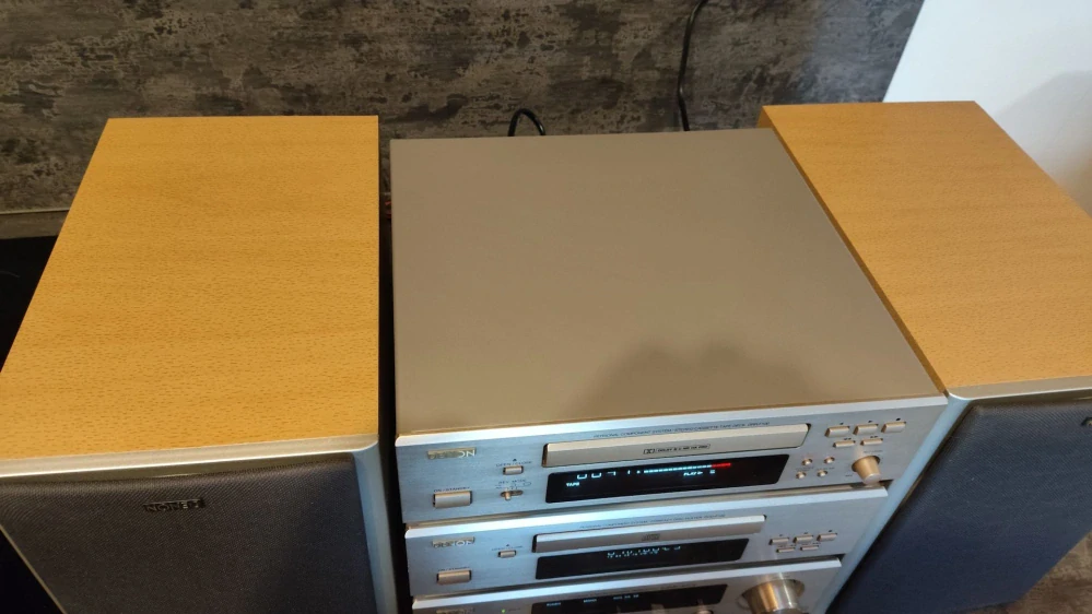 DENON F-100