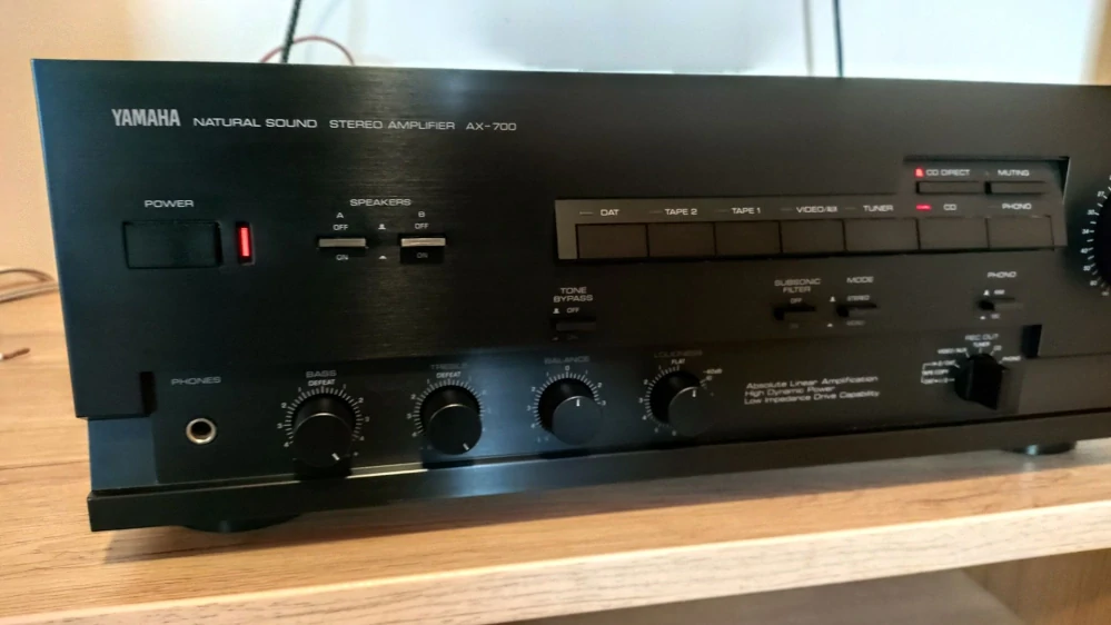 Yamaha AX-700