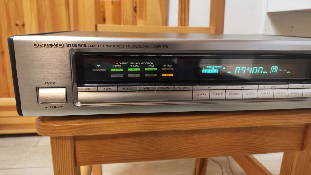 Onkyo Integra T-407