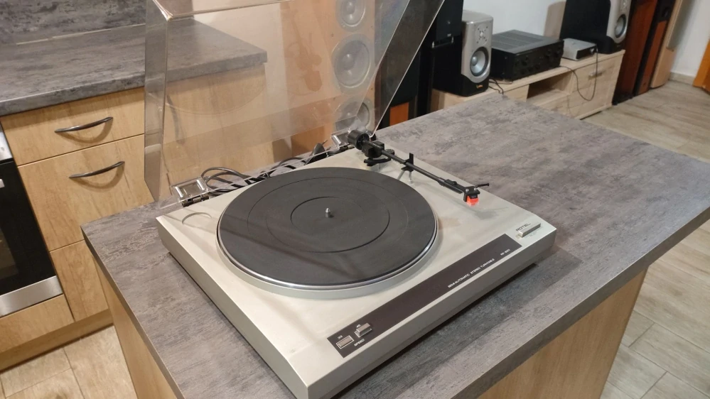 Rotel RP-820