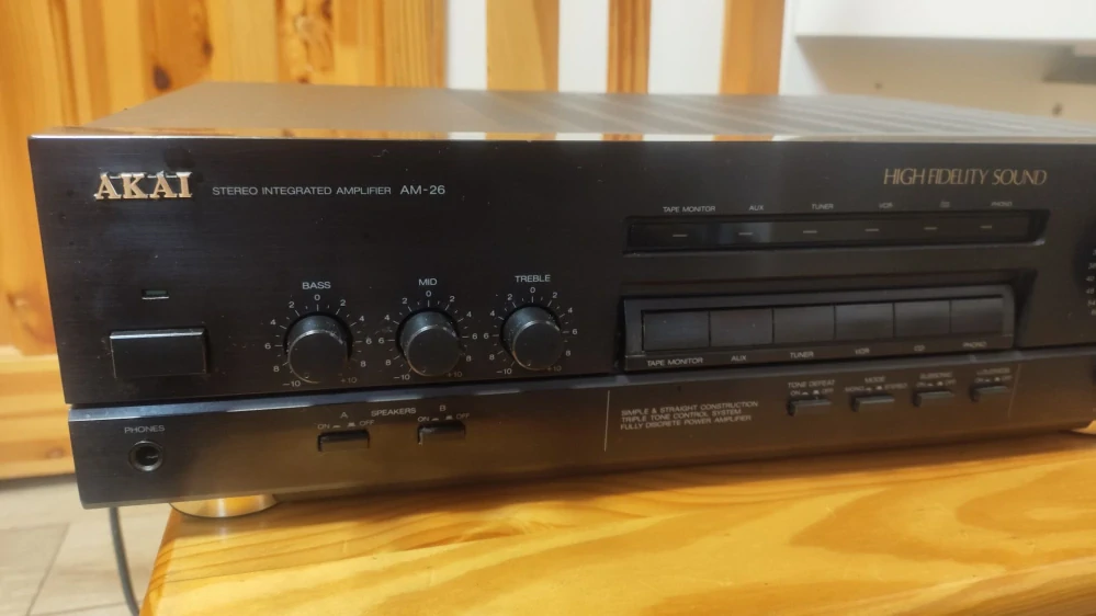 Akai AM-26