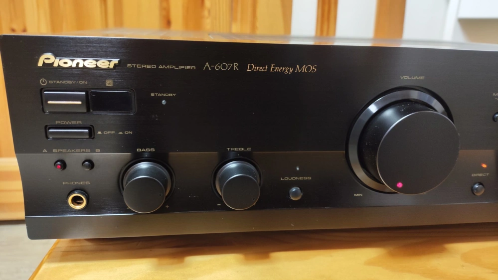 Pioneer A-607R