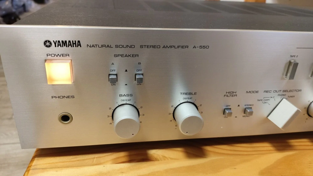 Yamaha A-550