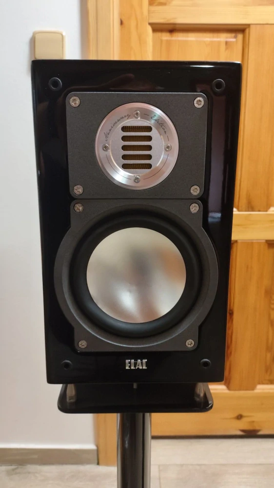 ELAC BS 203 Anniversary Edition (SW H) + originální stojany LS 70