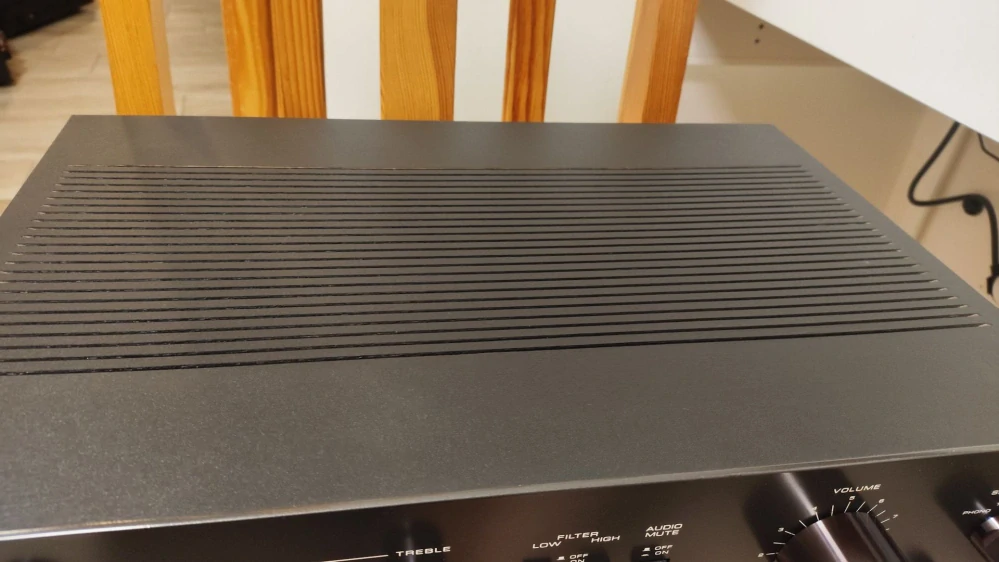 AKAI AM-2400