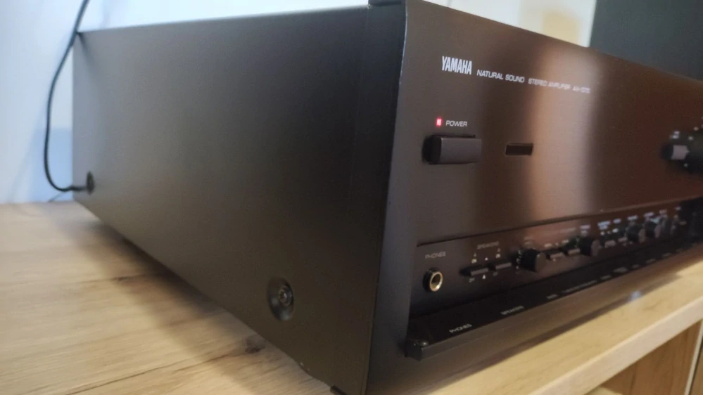Yamaha AX-1070