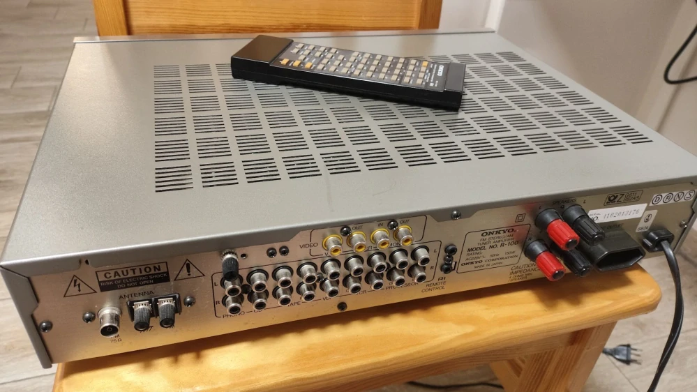 Onkyo R-100