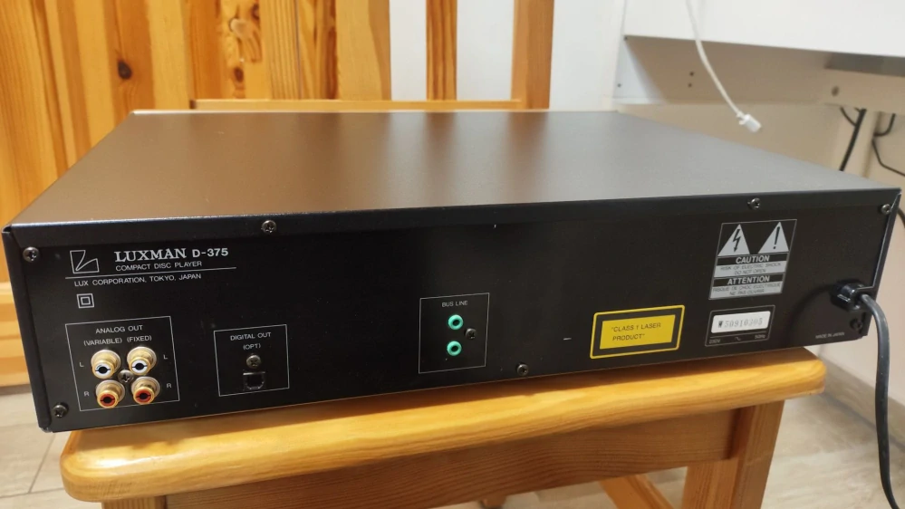 Luxman D-375