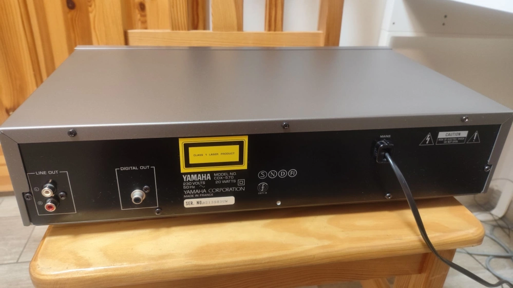 Yamaha CDX-570 (Titan)