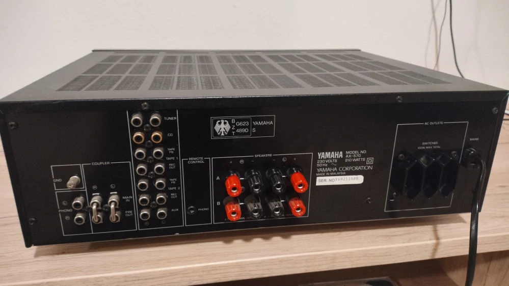 Yamaha AX-570