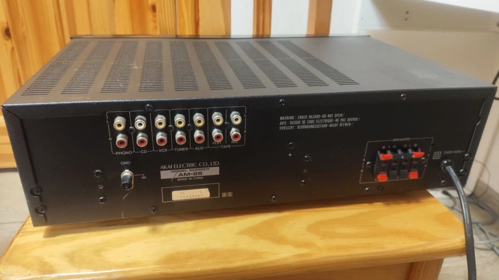 Akai AM-26