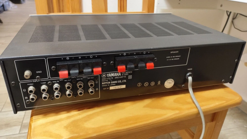 Yamaha A-550